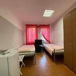 Modlinska 267 No 2 Quarto em Acomodações Particulares