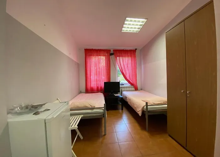 Modlinska 267 No 2 Quarto em Acomodações Particulares